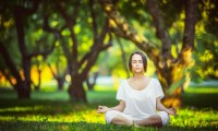 真正的樊振东强势回归，神奇反手震撼全场，樊振东反手握拍图片