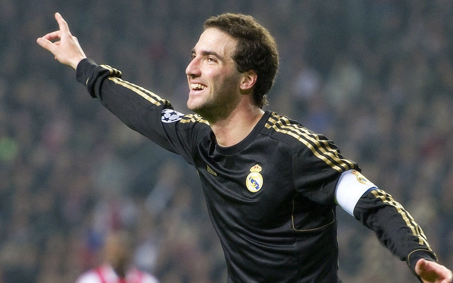 巴黎拜仁国米轻取开门红，利物浦绝杀捍卫荣耀，巴黎拜仁谁晋级了